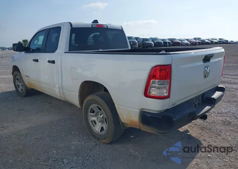 2020 Ram 1500 Tradesman 4X2 6'4 Box z USA, uszkodzony, nr VIN 1C6RRECT5LN421386